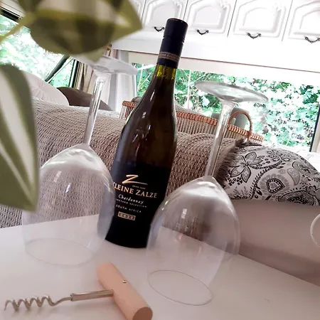 Naturecity Adventure In Camper - Also In Winter With Heating - Ruhe, Garten, Haengematte, Heizung, Aircooler, Kaffeemaschiene, Grosses Bett, Kostenlose Fahrraeder, Outdoordusche, 25 Min Zum Alexanderplatz Und Fernsehturm