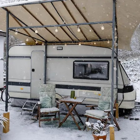 Naturecity Adventure In Camper - Also In Winter With Heating - Ruhe, Garten, Haengematte, Heizung, Aircooler, Kaffeemaschiene, Grosses Bett, Kostenlose Fahrraeder, Outdoordusche, 25 Min Zum Alexanderplatz Und Fernsehturm * برلين