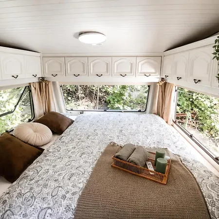 شقة Naturecity Adventure In Camper - Also In Winter With Heating - Ruhe, Garten, Haengematte, Heizung, Aircooler, Kaffeemaschiene, Grosses Bett, Kostenlose Fahrraeder, Outdoordusche, 25 Min Zum Alexanderplatz Und Fernsehturm برلين