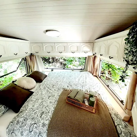 Naturecity Adventure In Camper - Also In Winter With Heating - Ruhe, Garten, Haengematte, Heizung, Aircooler, Kaffeemaschiene, Grosses Bett, Kostenlose Fahrraeder, Outdoordusche, 25 Min Zum Alexanderplatz Und Fernsehturm *