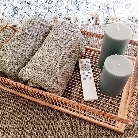 Naturecity Adventure In Camper - Also In Winter With Heating - Ruhe, Garten, Haengematte, Heizung, Aircooler, Kaffeemaschiene, Grosses Bett, Kostenlose Fahrraeder, Outdoordusche, 25 Min Zum Alexanderplatz Und Fernsehturm Berlin